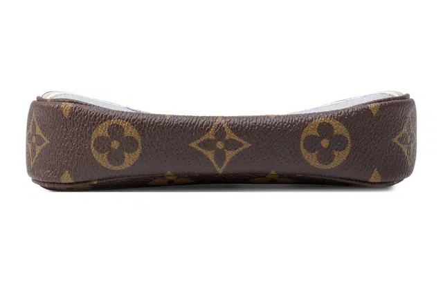 LOUIS VUITTON Pochette Accessories