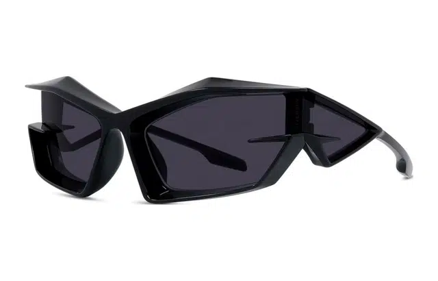 GIVENCHY