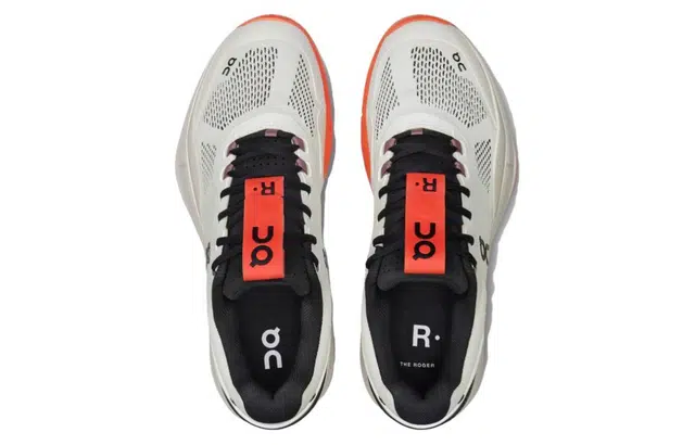 x On THE ROGER Clay