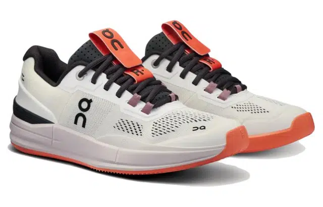 x On THE ROGER Clay