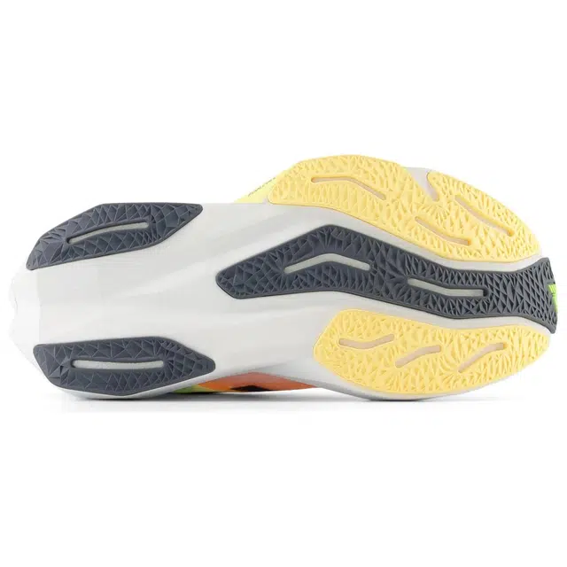 New Balance FuelCell Rebel V4