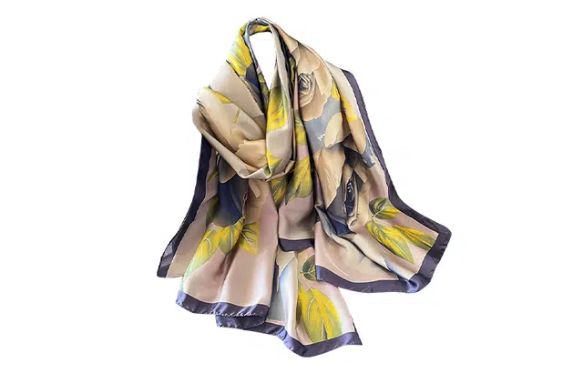 纳兰杜 气质优雅旅行穿搭小众高级感长条四季通用配饰实用 聚酯纤维 披肩 女款 淡紫色