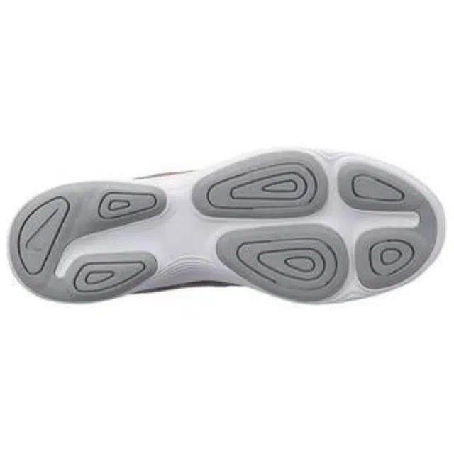 Nike REVOLUTION 4