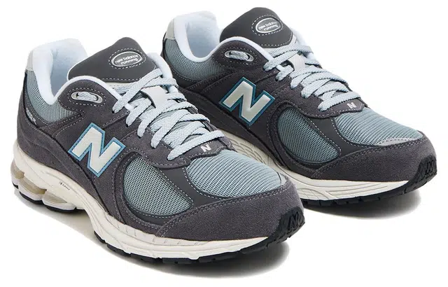 New Balance NB 2002R