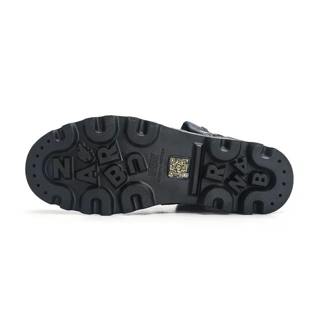 URBAN AUTHENTIC