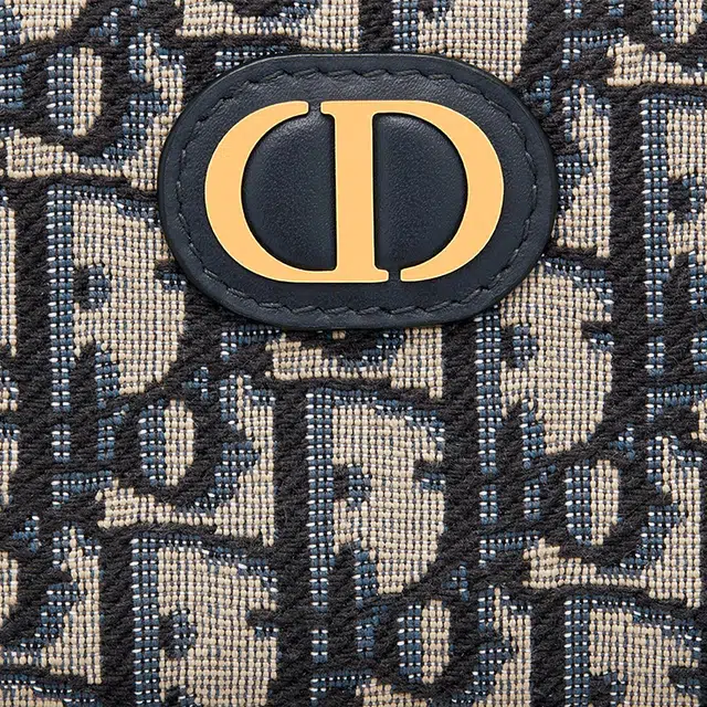DIOR 30 Montaigne