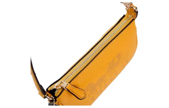 COACH Nolita 19