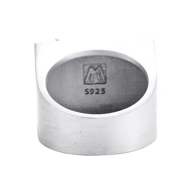 S925