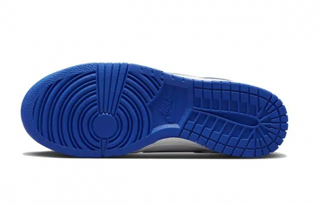 Nike Dunk Low "Hyper Royal"