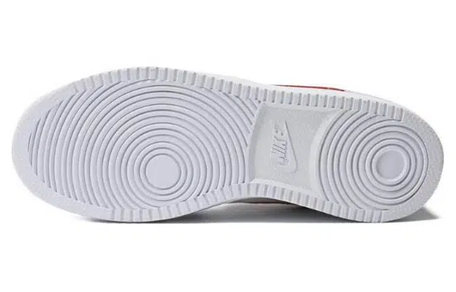 Nike Court Borough Low PREM