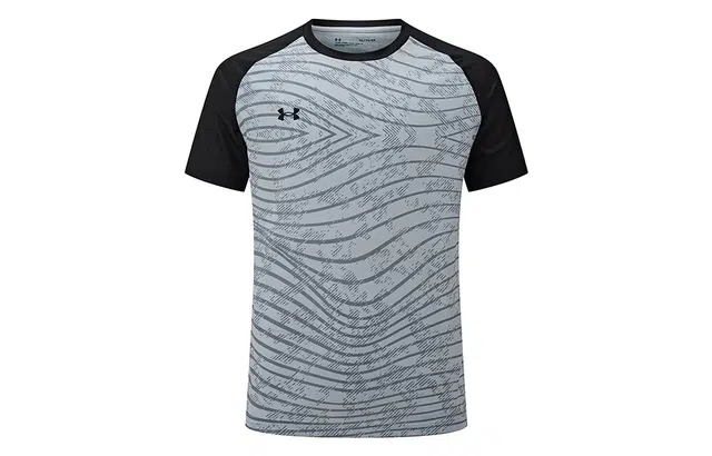 Under Armour Logo T