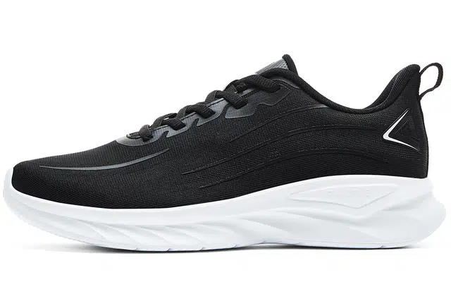 匹克 大众跑鞋 经典舒适百搭 减震耐磨透气防滑 低帮 跑步鞋 女款 黑色大白