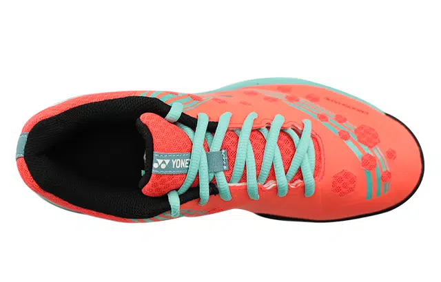 YONEX