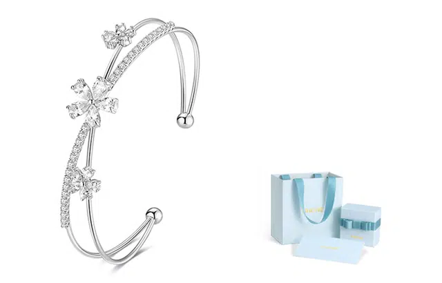 银千惠 蝴蝶系列 五瓣花流连忘返手镯女生 小众设计双层叠戴开口轻奢俏皮花朵女生手饰品配饰 手镯 女款 礼物