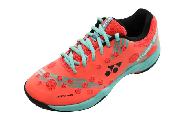 YONEX