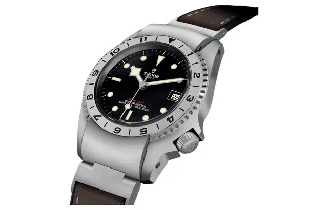 TUDOR 42mm M70150-0001