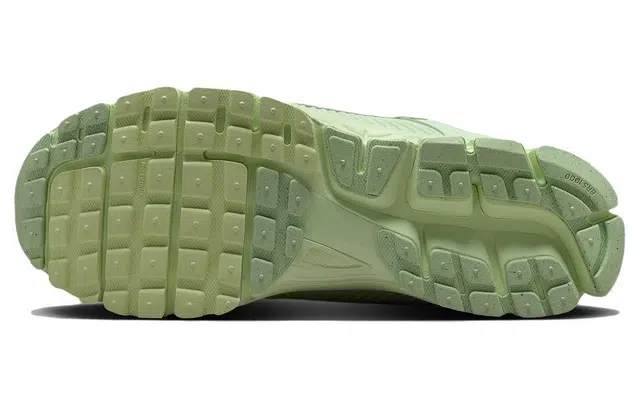 Nike Air Zoom Vomero 5