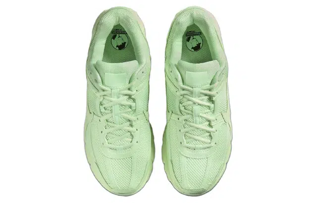 Nike Air Zoom Vomero 5