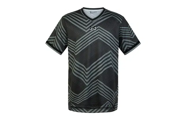 Under Armour T