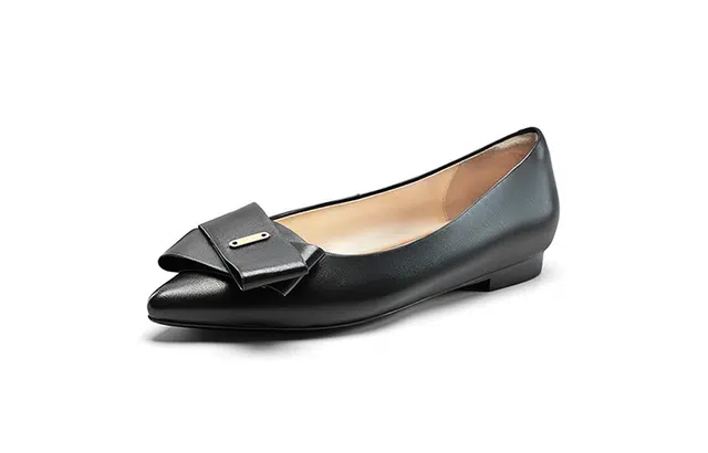 NINE WEST