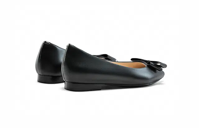 NINE WEST