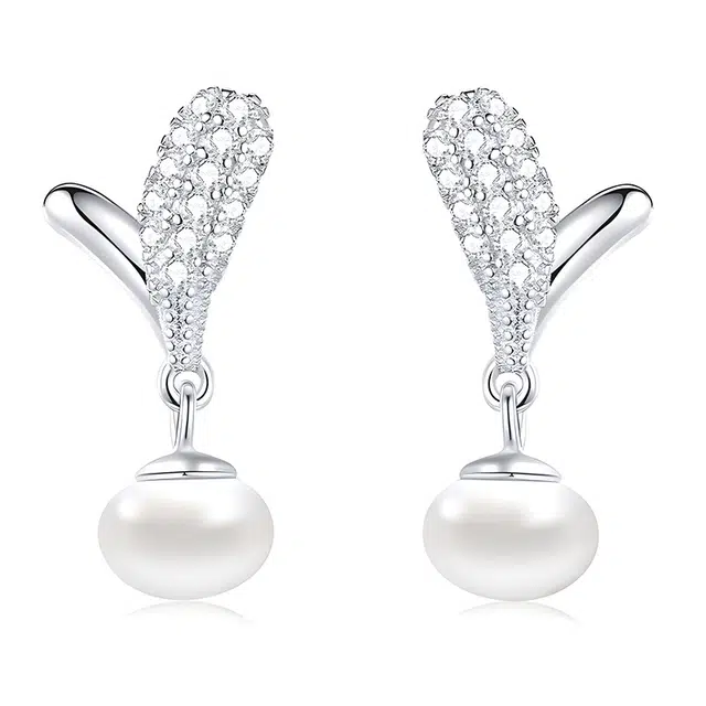 东方佳人 璀璨明珠银耳饰爱心耳坠女生气质名媛款耳环显脸小养耳洞耳饰轻奢高级简约小众饰品年轻款闺蜜银饰 淡水珍珠  耳钉 女款