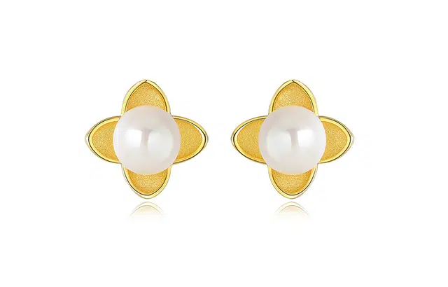 恋朵 气质优雅四叶草淡水珍珠银耳饰 珍珠母贝 耳钉 女款