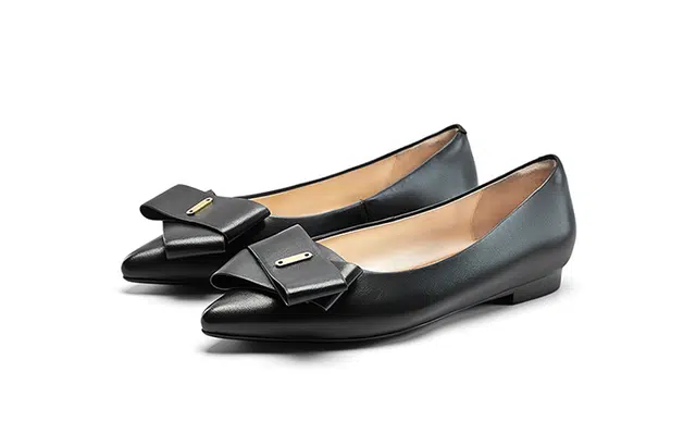 NINE WEST