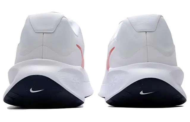 Nike REVOLUTION 7