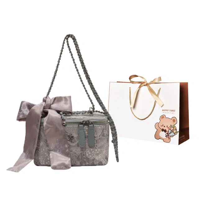 小熊依恋/链条单肩包 新款丝巾 斜挎女包 时尚盒子包 小众流行包包