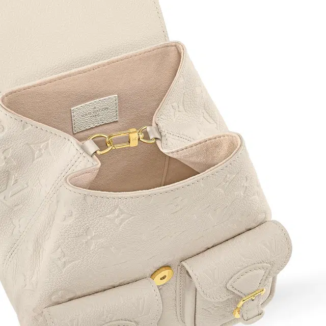 LOUIS VUITTON Backup