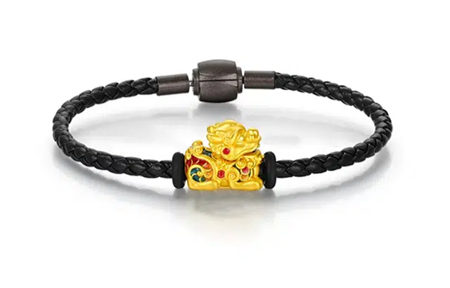 999