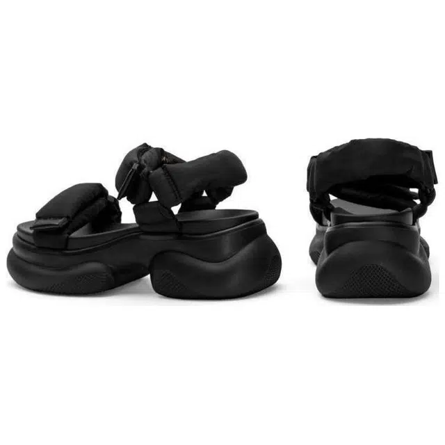 TOOMANYSHOES