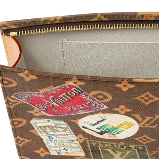LOUIS VUITTON Pochette Toilette Flight mode