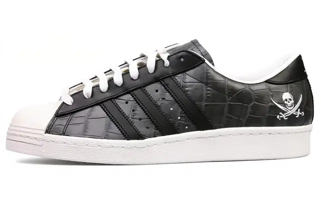 NEIGHBORHOOD x adidas Superstar 80s