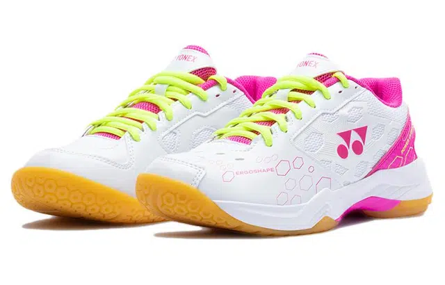 YONEX