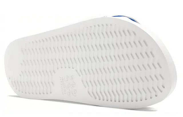 OIOI x Reebok classic slide