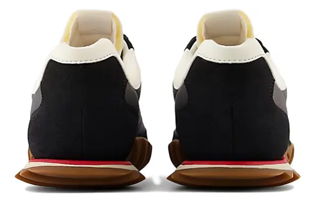 New Balance RC30