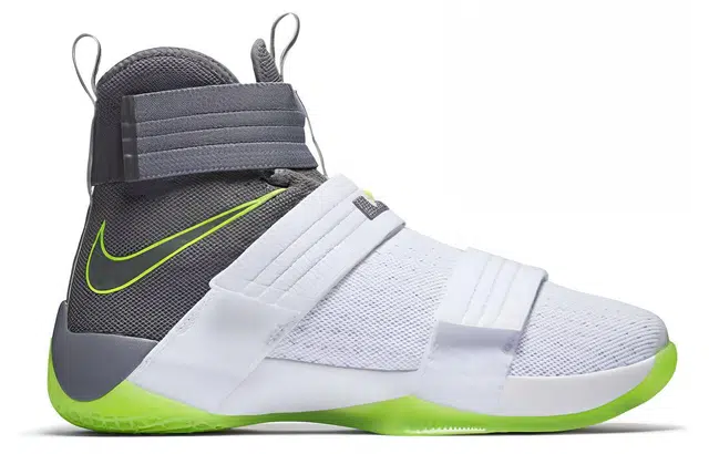 Nike zoom soldier 10