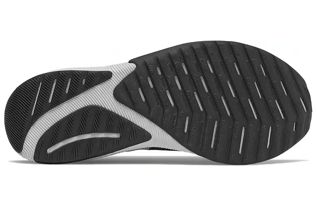 New Balance FuelCell Propel RMX v2