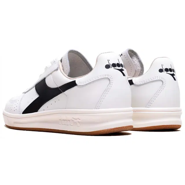diadora
