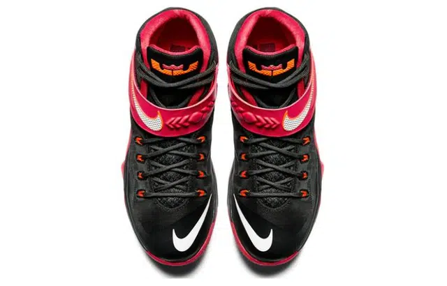 Nike Lebron 8