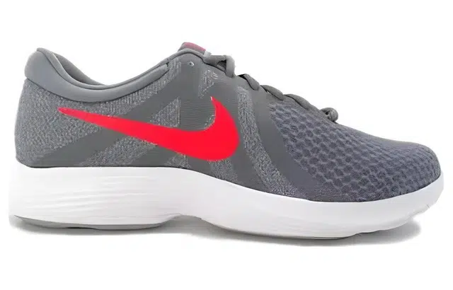 Nike REVOLUTION 4