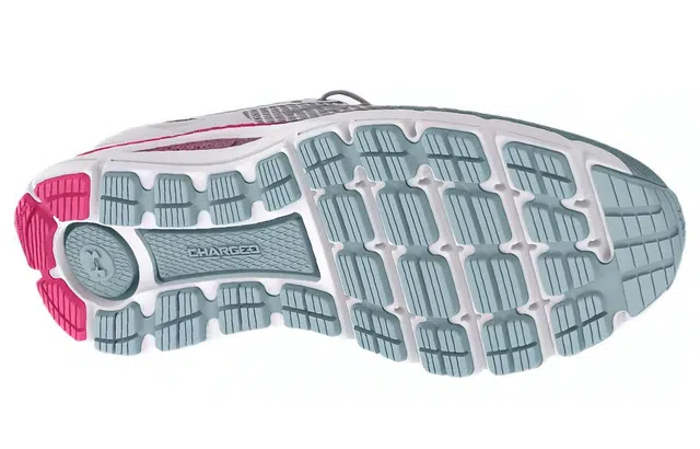 Under Armour Charged Intake 5
