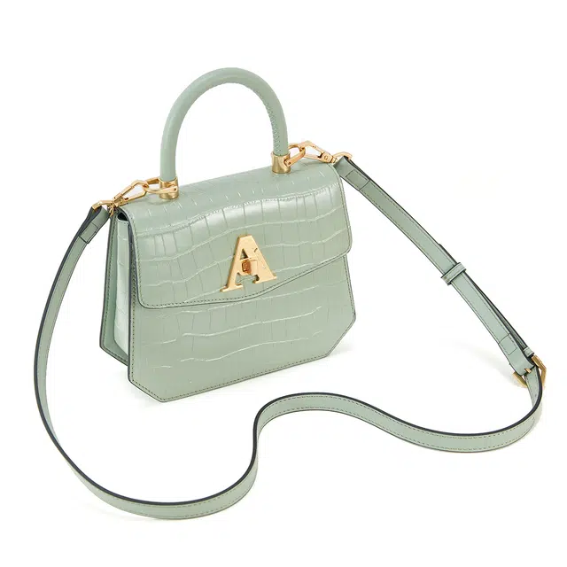 AQUASCUTUM