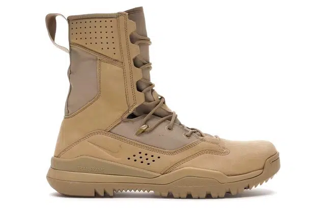 Nike SFB Field 2 8'