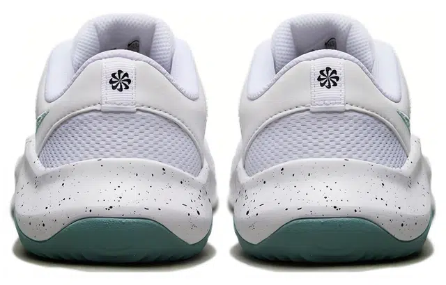 Nike Legend Essential 3