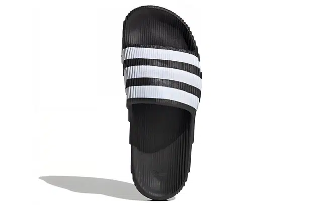 adidas originals Adilette 22