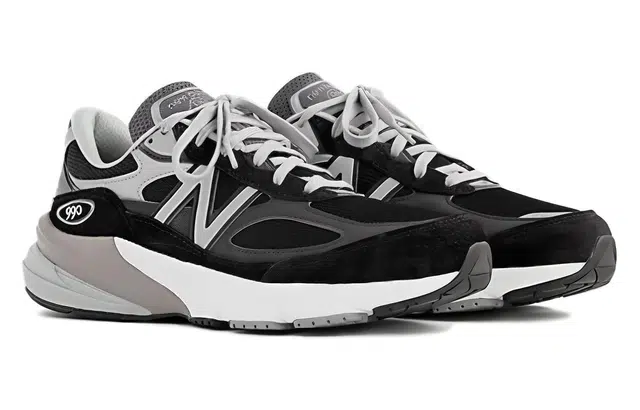 New Balance NB 990 V6