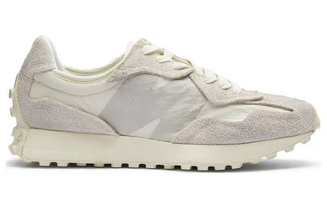 New Balance 327 Off White